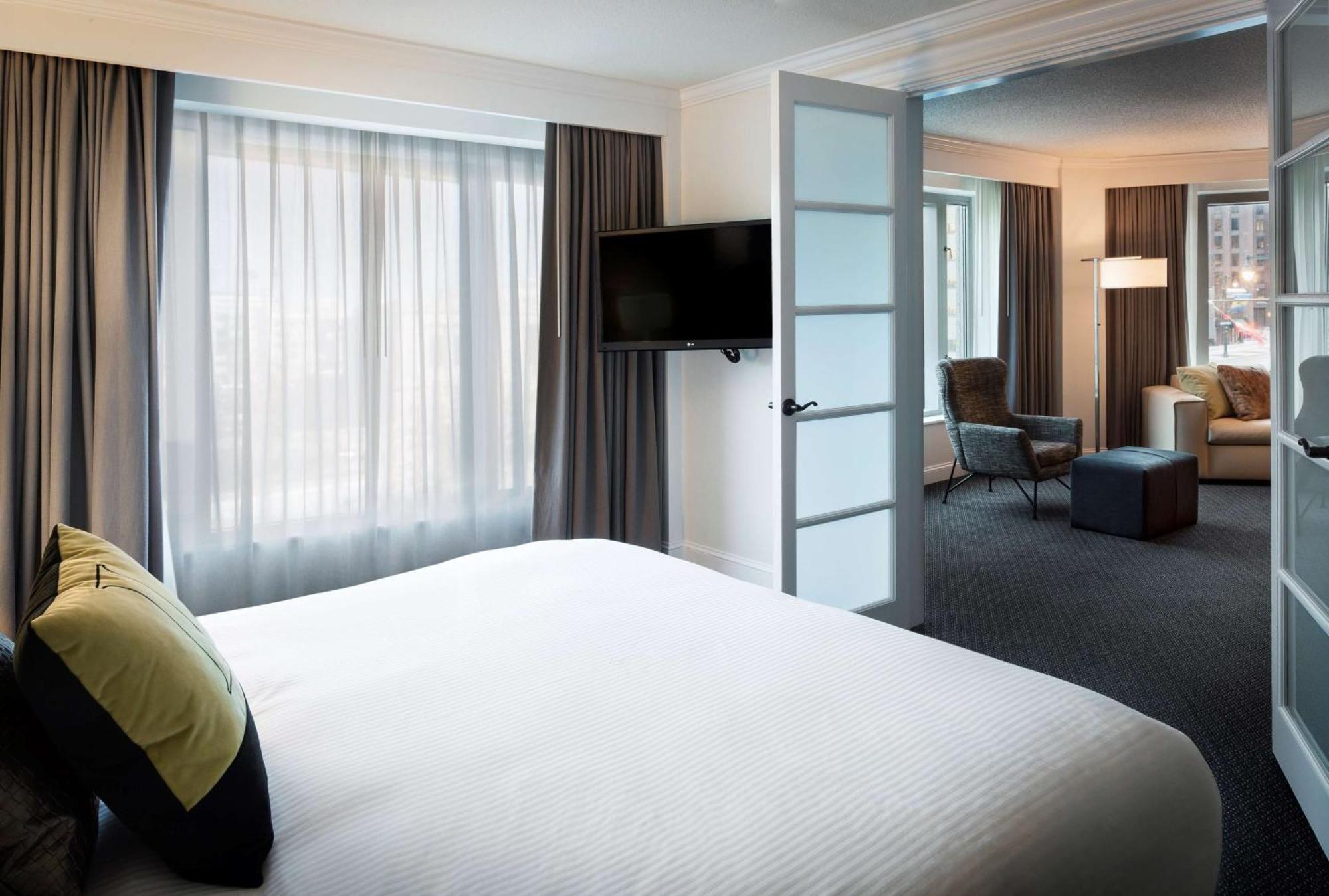The Logan Philadelphia, Curio Collection By Hilton Hotel Exterior photo