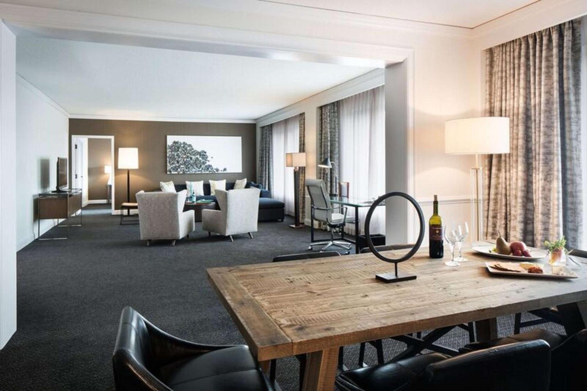 The Logan Philadelphia, Curio Collection By Hilton Hotel Exterior photo