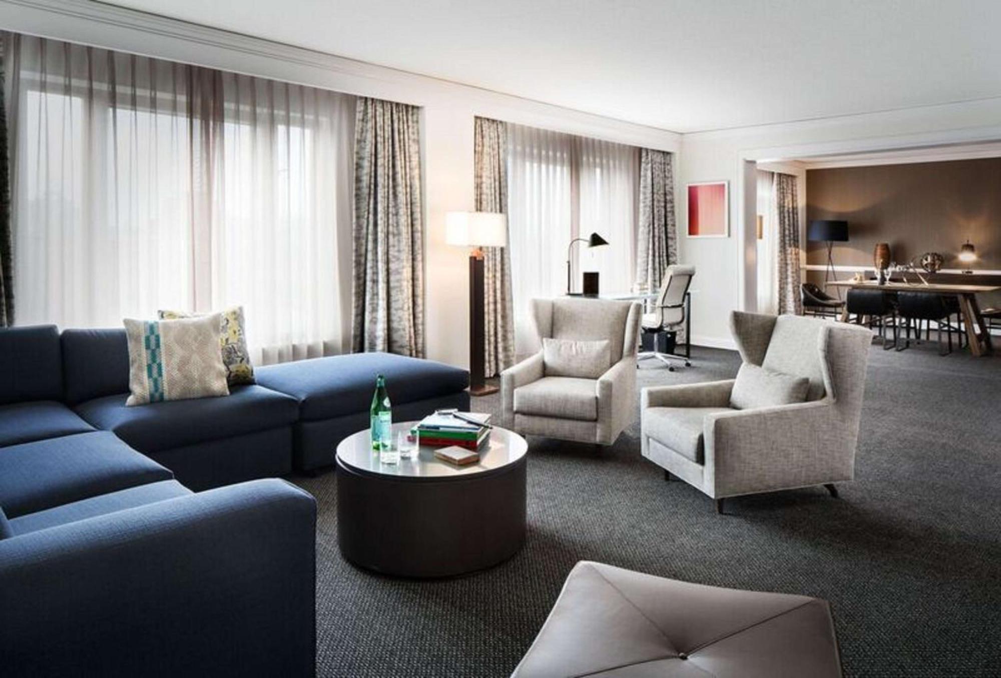 The Logan Philadelphia, Curio Collection By Hilton Hotel Exterior photo