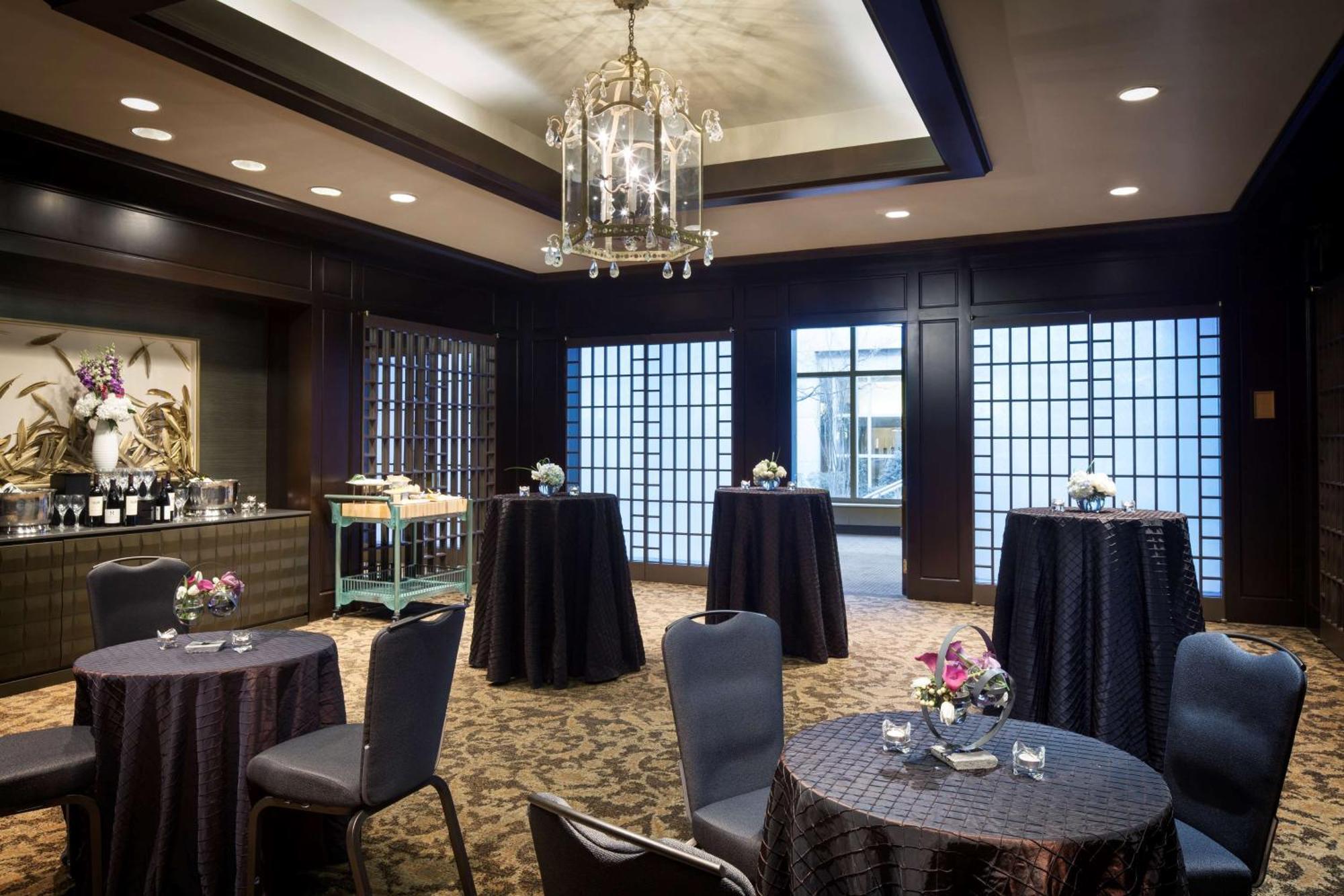 The Logan Philadelphia, Curio Collection By Hilton Hotel Exterior photo
